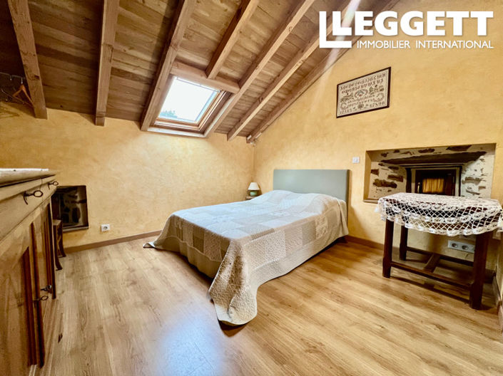 Image No.8-4 Bed House for sale