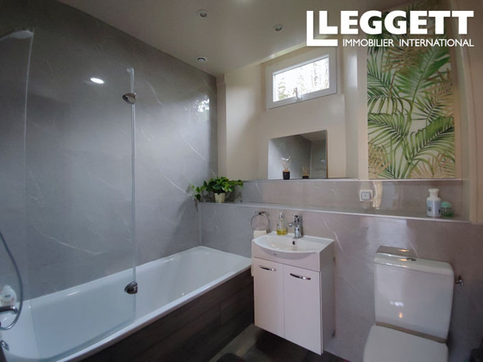 Image No.7-5 Bed House for sale