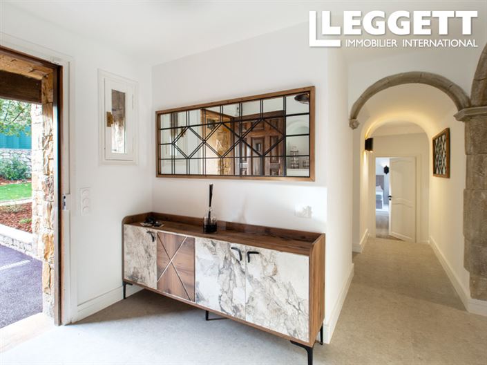 Image No.8-4 Bed House for sale