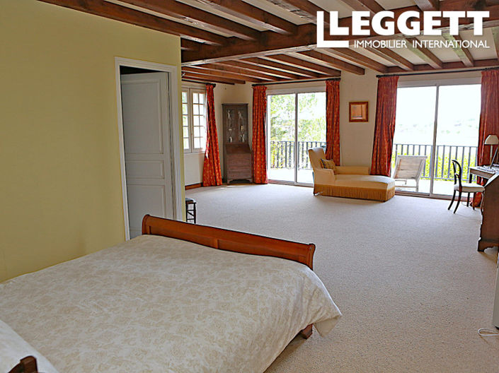 Image No.7-5 Bed House for sale