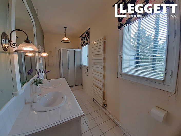 Image No.9-5 Bed House for sale