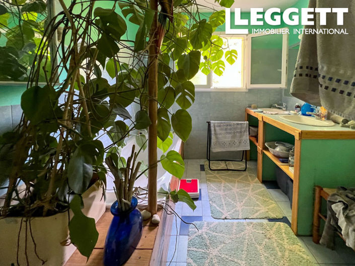 Image No.10-3 Bed House for sale