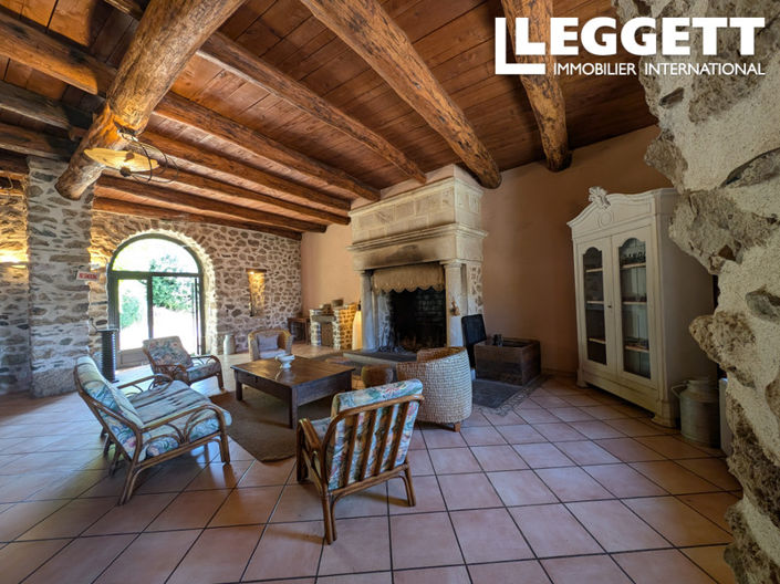 Image No.2-6 Bed House for sale