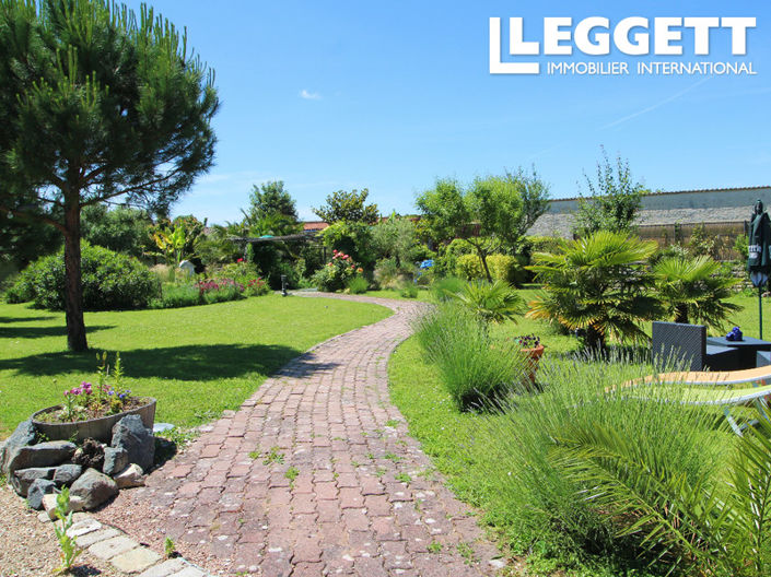 Image No.2-4 Bed House for sale