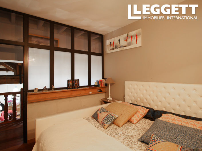 Image No.9-4 Bed House for sale