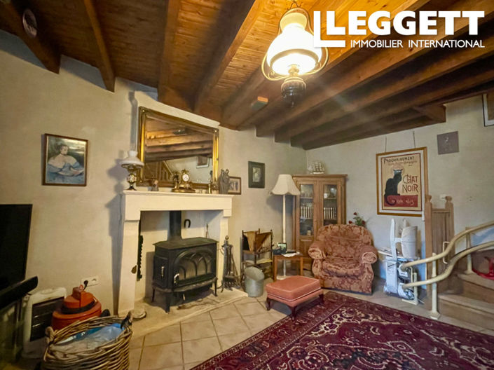 Image No.2-Maison de 2 chambres à vendre à Charente