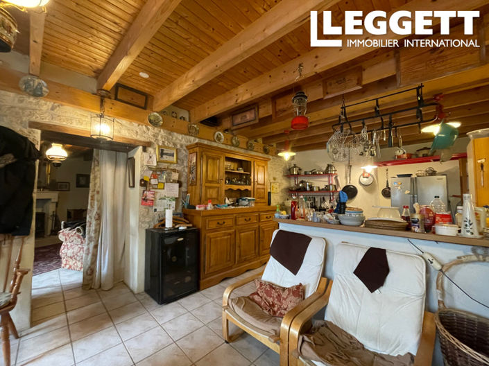 Image No.3-Maison de 2 chambres à vendre à Charente