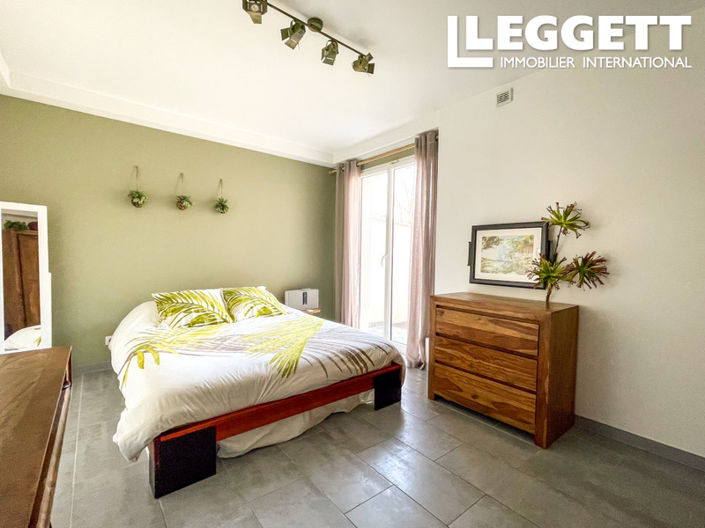 Image No.9-4 Bed House for sale