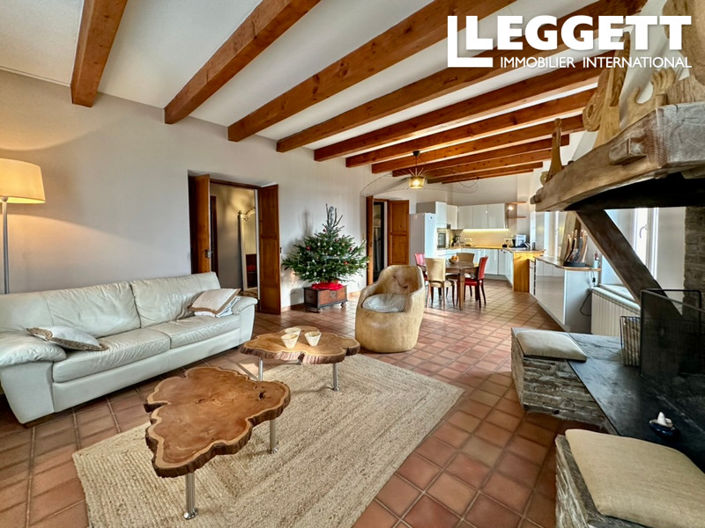 Image No.2-4 Bed House for sale