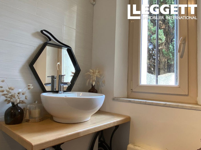 Image No.8-4 Bed House for sale