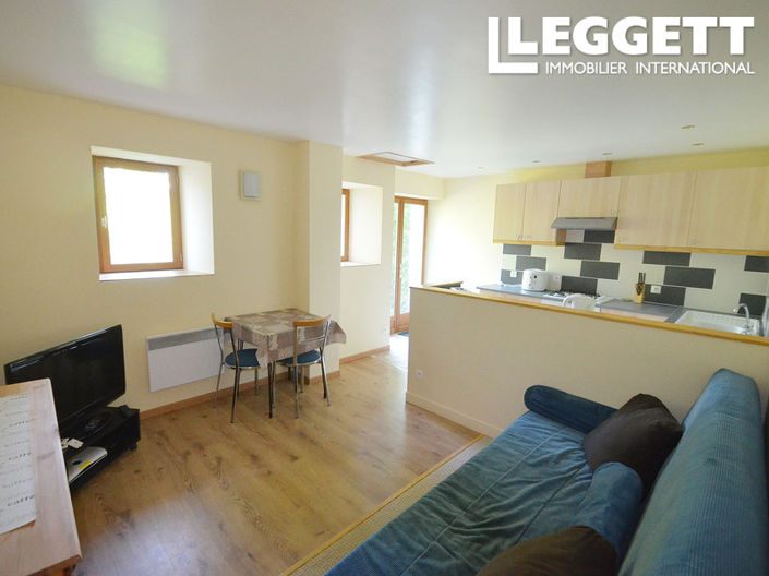 Image No.7-8 Bed Commercial for sale