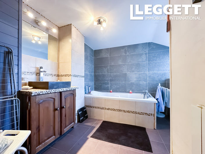 Image No.6-3 Bed House for sale