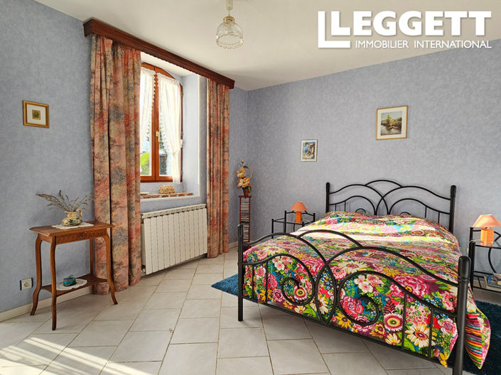 Image No.5-4 Bed House for sale