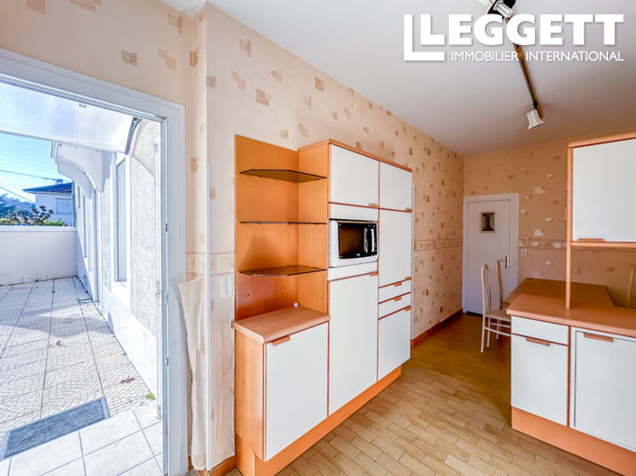 Image No.6-4 Bed House for sale