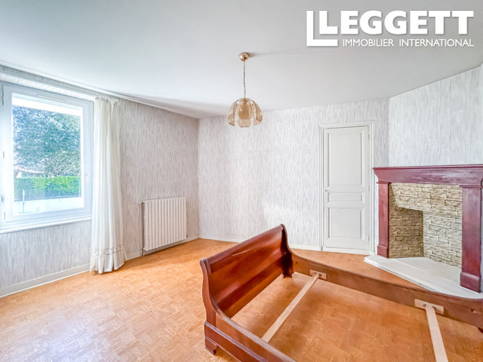 Image No.8-4 Bed House for sale