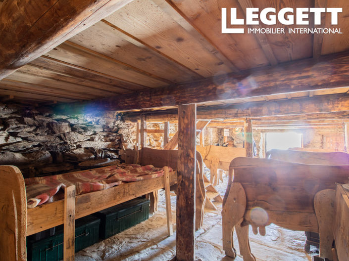 Image No.8-2 Bed House for sale