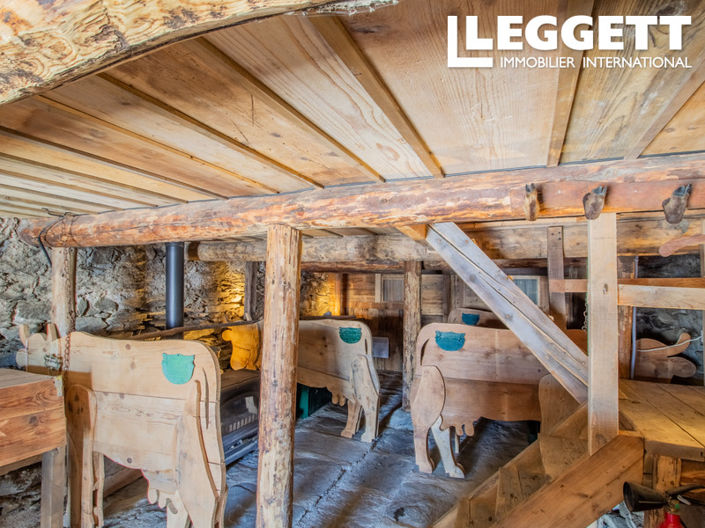 Image No.9-2 Bed House for sale