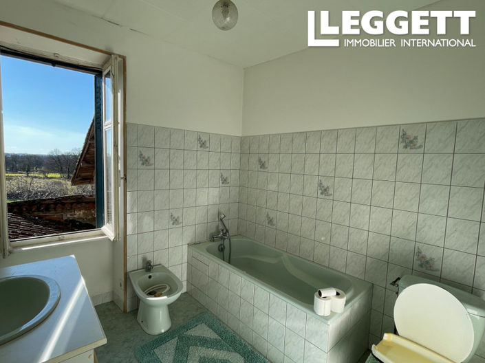 Image No.8-3 Bed House for sale