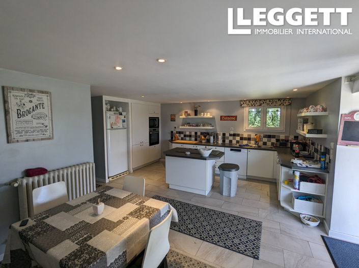 Image No.7-6 Bed House for sale