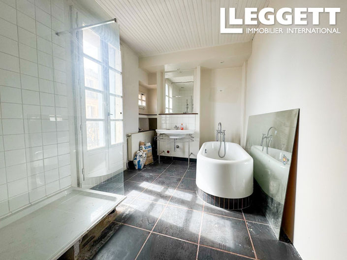 Image No.10-6 Bed House for sale