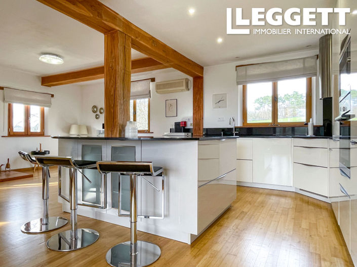 Image No.5-4 Bed House for sale