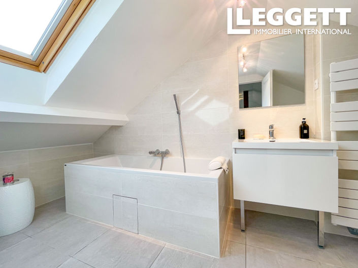 Image No.9-4 Bed House for sale