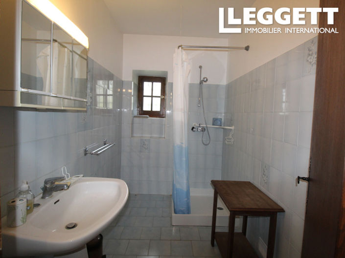 Image No.9-5 Bed House for sale