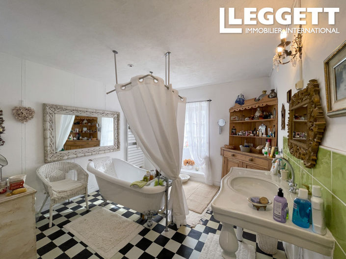 Image No.9-3 Bed House for sale