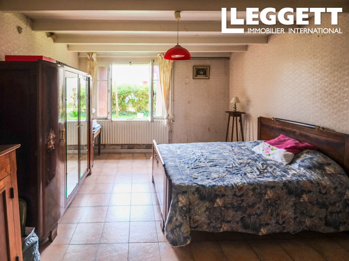 Image No.8-4 Bed House for sale