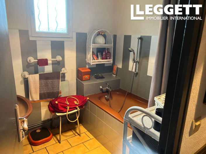 Image No.9-2 Bed House for sale