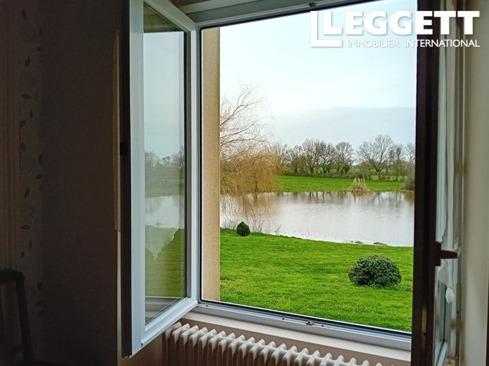 Image No.8-5 Bed House for sale