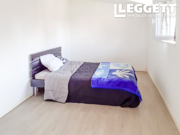 Image No.9-3 Bed House for sale