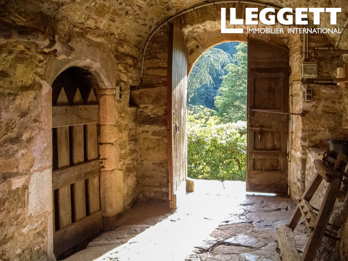 Image No.3-14 Bed Chateaux for sale