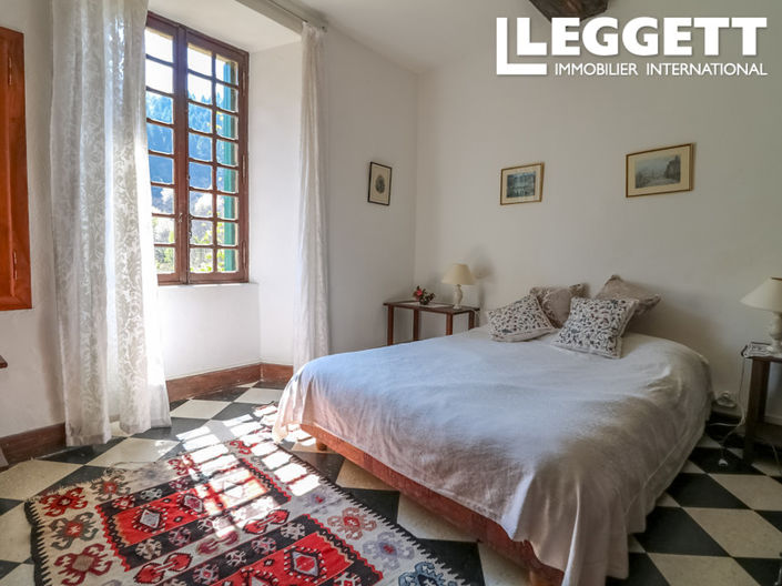 Image No.6-14 Bed Chateaux for sale