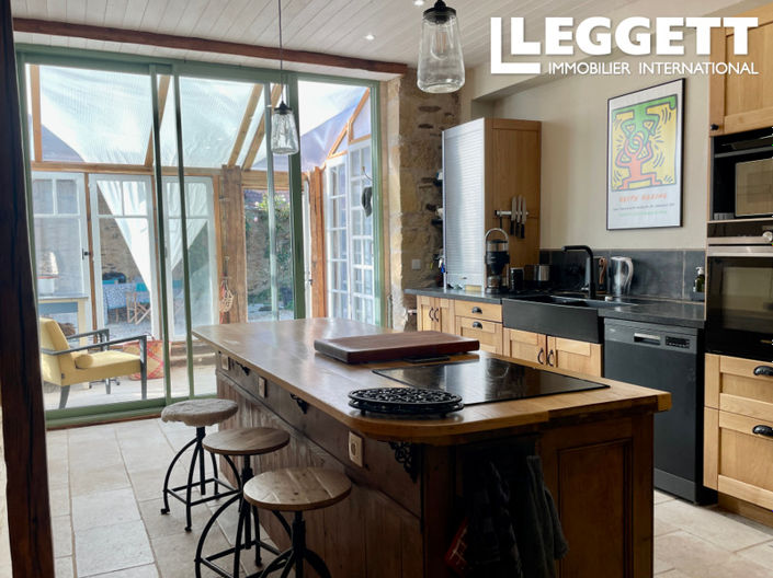 Image No.7-5 Bed House for sale