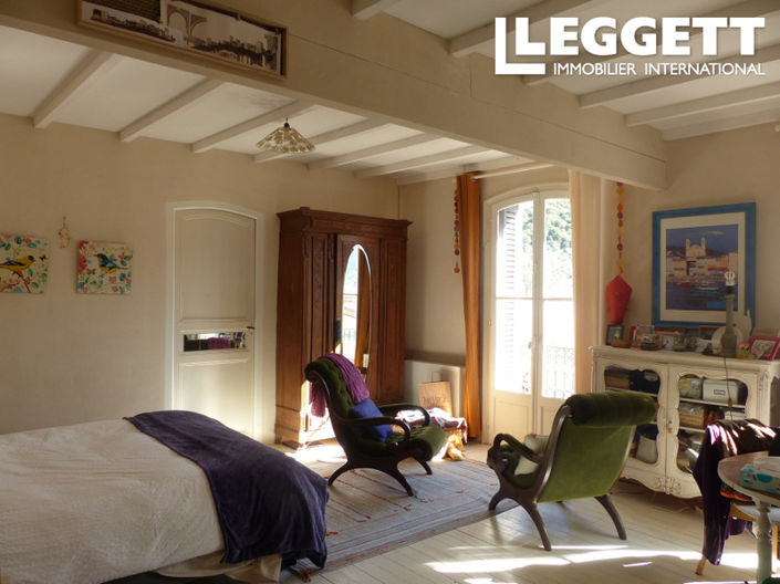 Image No.6-5 Bed House for sale