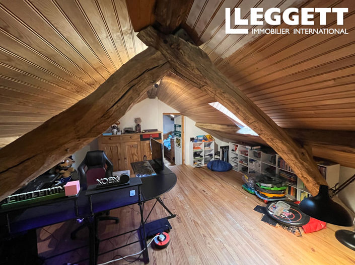 Image No.10-4 Bed House for sale