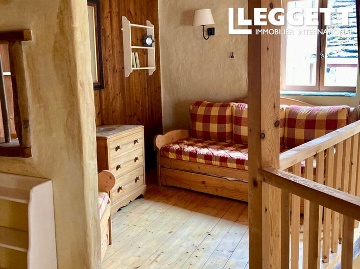 Image No.6-2 Bed House for sale