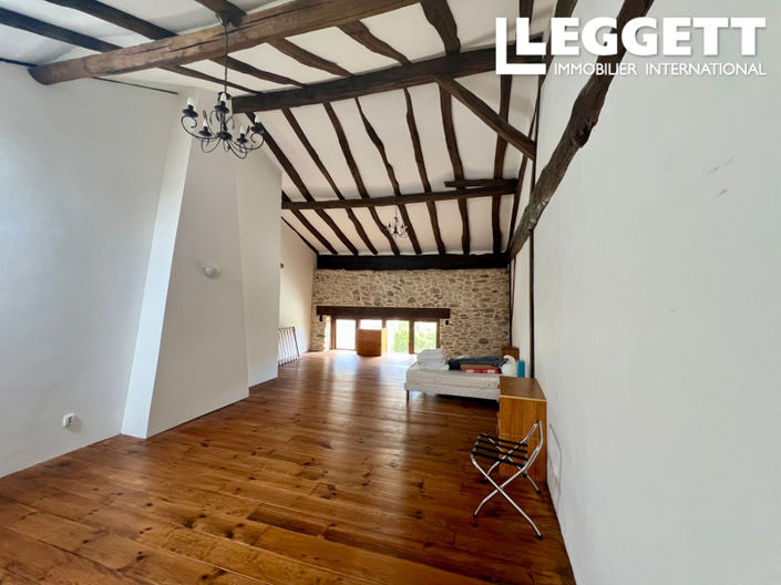 Image No.6-7 Bed House for sale