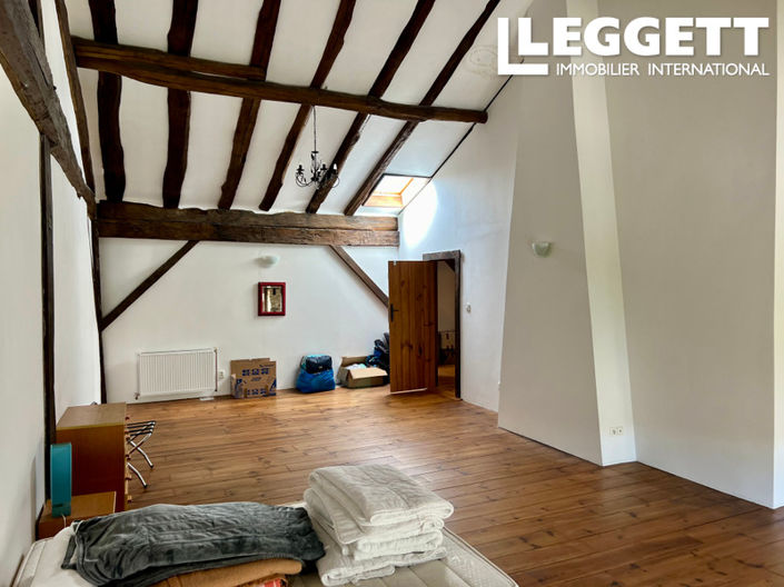 Image No.7-7 Bed House for sale