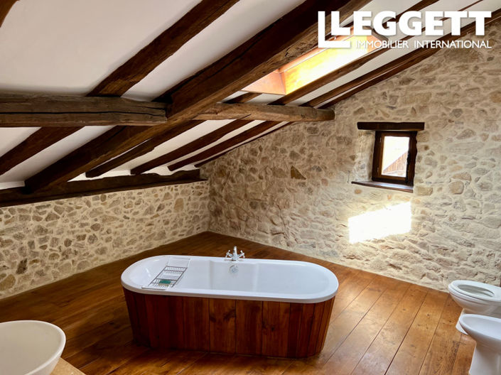 Image No.9-7 Bed House for sale