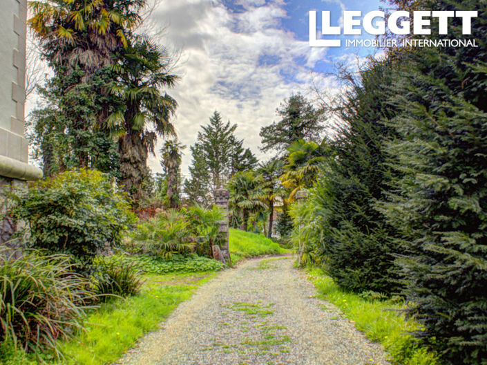 Image No.10-8 Bed Chateaux for sale