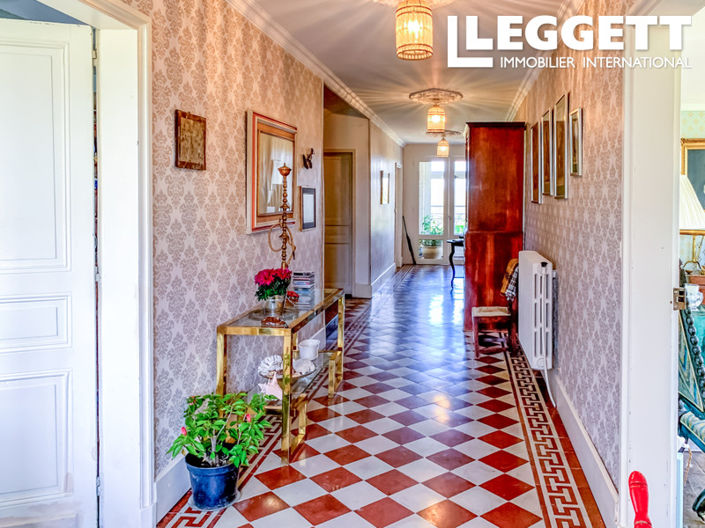 Image No.6-5 Bed House for sale