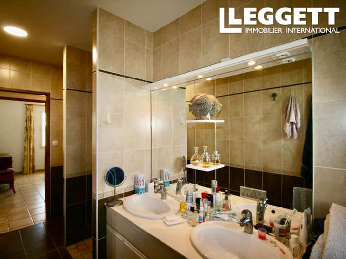 Image No.10-4 Bed House for sale