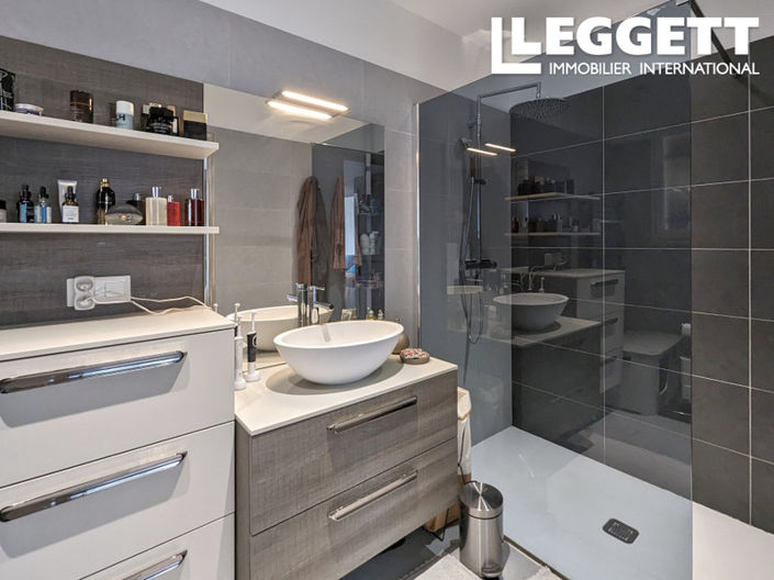 Image No.6-3 Bed House for sale