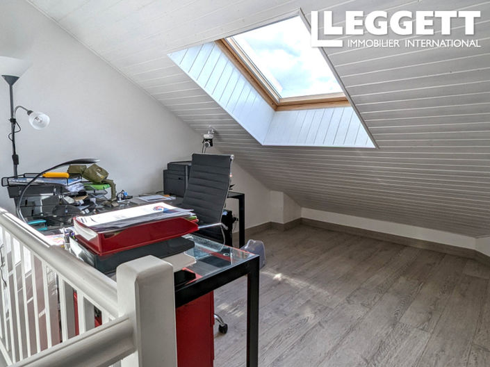 Image No.8-3 Bed House for sale