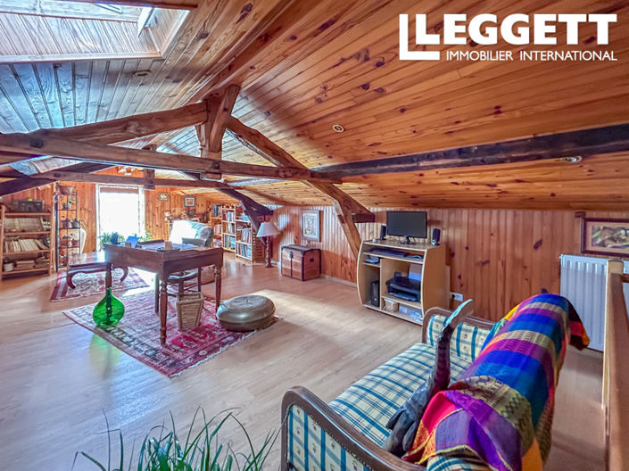 Image No.7-6 Bed House for sale