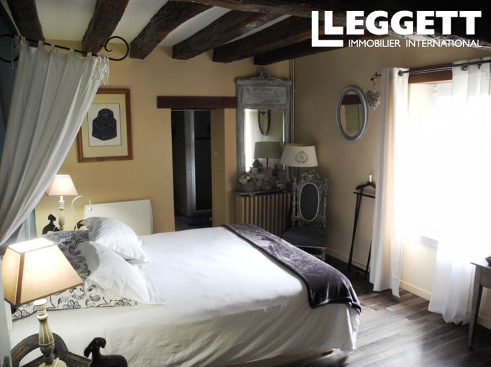 Image No.5-7 Bed House for sale
