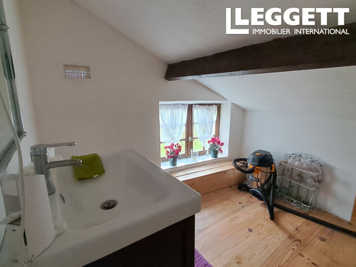 Image No.8-3 Bed House for sale