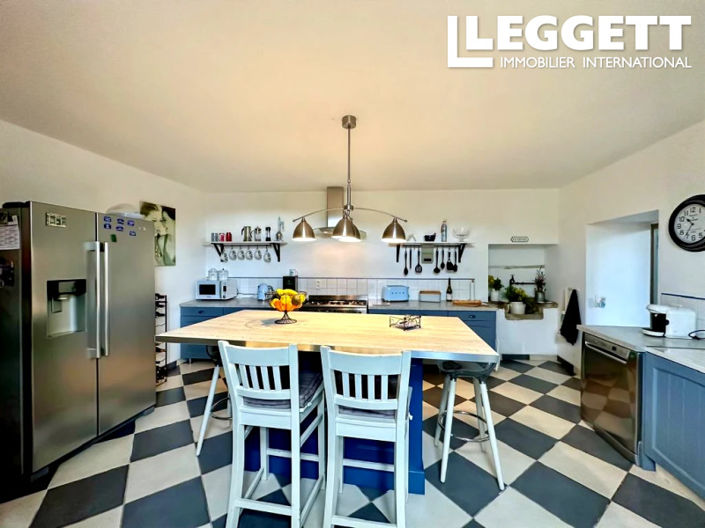 Image No.6-5 Bed House for sale